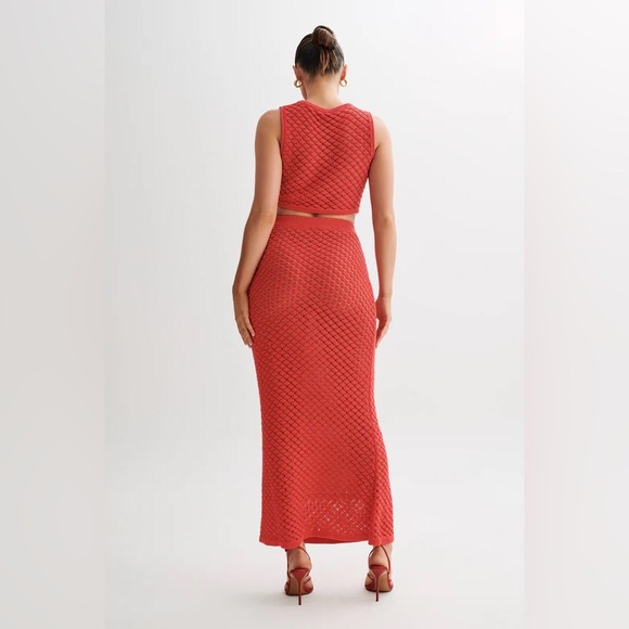 MESHKI GIULIANA KNIT MAXI SKIRT IN POMEGRANATE SIZE SMALL - Picture 2 of 13